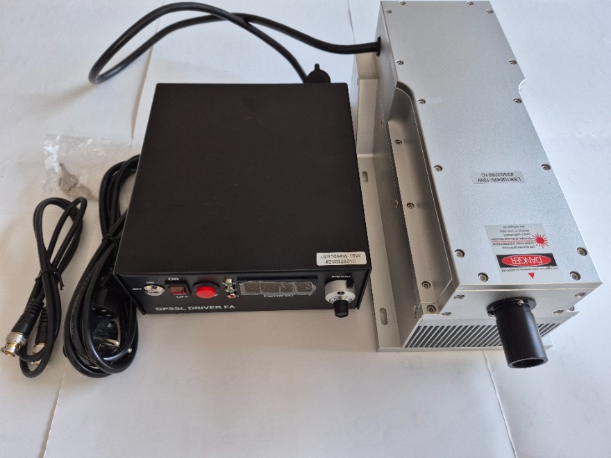 1064nm DPSS laser.jpg